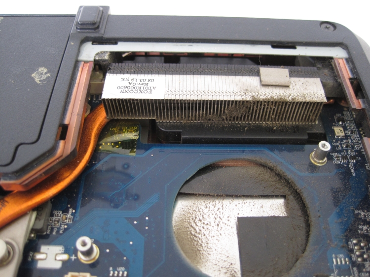 Acer Aspire 5315 heat sink showing dust